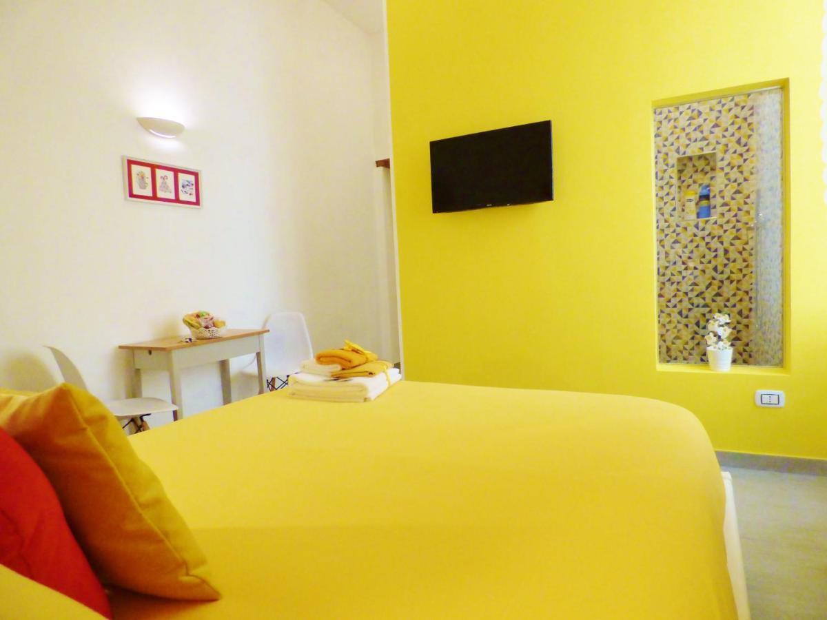 B&B Lemon Flats เนเปิลส์ ภายนอก รูปภาพ
